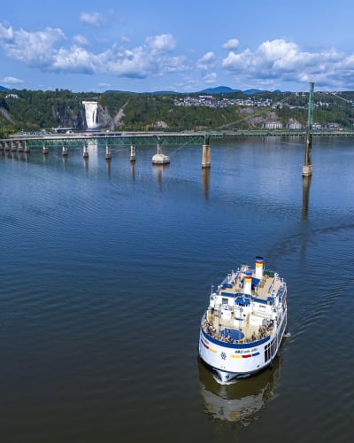 Guided cruise in Québec City- Croisières AML
