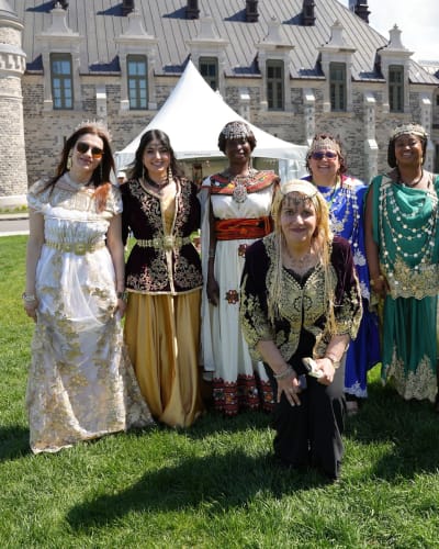 Festival AfriCa Fest - Un groupe de femmes, vêtues de robes traditionnelles