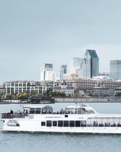 bateau_mouche_au_vieux_port_de_montreal_1