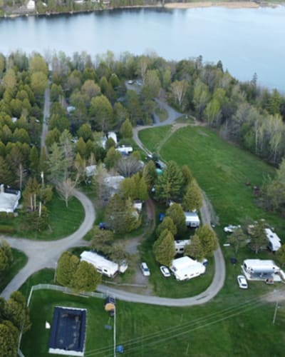 campin_lac_frontiere_border_lake_1