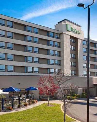holiday_inn_laval_montreal_1