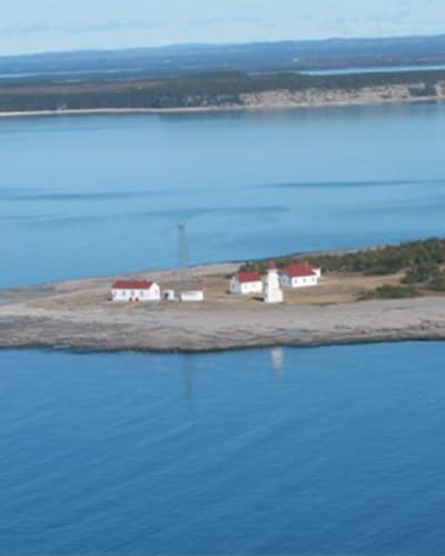 phare_de_la_petite_ile_au_marteau_1