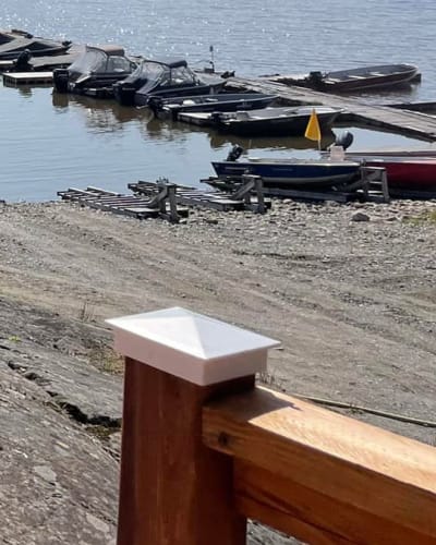Pourvoirie Fern - Dock with boats