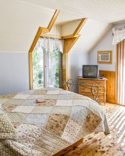 Auberge au Soleil Levant - Country-style bedroom