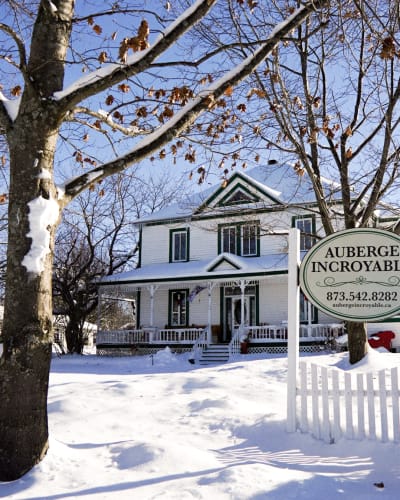 Auberge Incroyable - Exterior in winter
