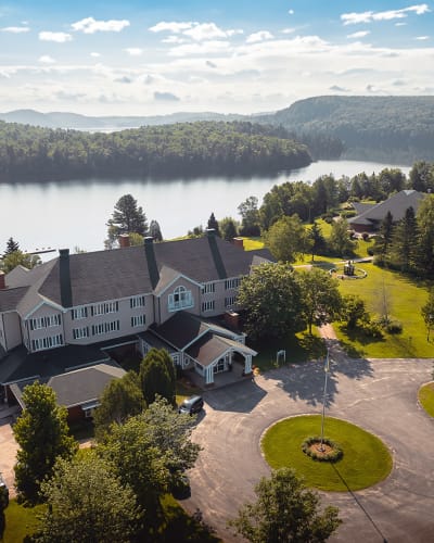 Auberge du Lac-à-l'Eau-Claire