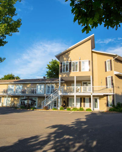 Extérieur du bâtiment du Motel Blanche d'Haberville.