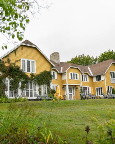 Exterior of the Auberge sur la Côte.