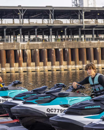 Guided Jet Ski Tour – Bridges, Skyline & Thrills