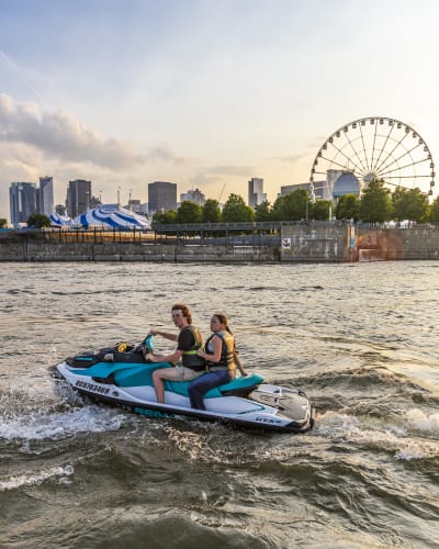 jet ski at Aventures Wet Set MTL.