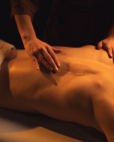 Massage - AWŪ sanctuaire urbain.