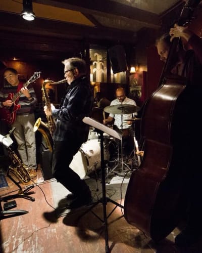 Musiciens jouant du Jazz.