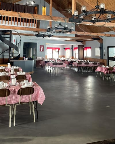 Salle à manger de la Cabane aux 3 Érables.