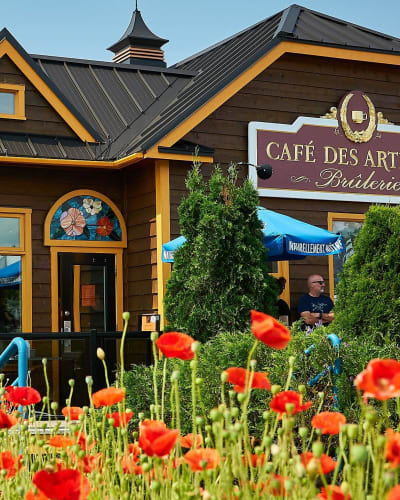 Café's main building in summer.