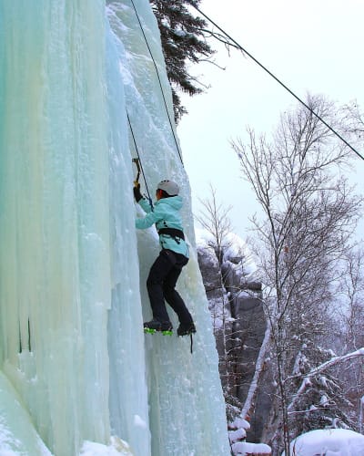 Ice climbing - Camp de Base Abitibi.