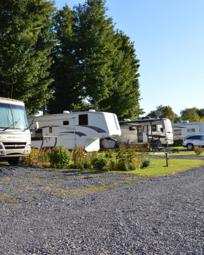 Camping Au Pied Du Mont