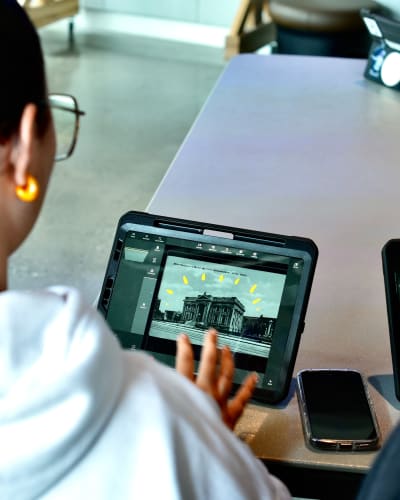 ADO – Fais vibrer les murs : atelier de création numérique! Avec artychot