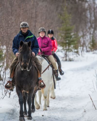 Winter horseback riding at the Centre équestre Mistouk.