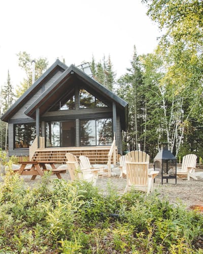 Exterior view of Chalet Horizon at the Réserve faunique du Saint-Maurice.
