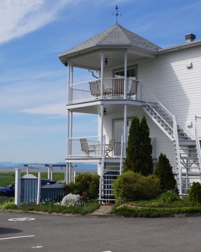 Condo Le Pont d'Or - Waterfront lodging