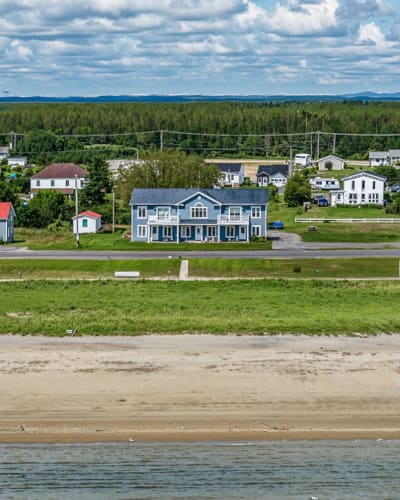 Aerial view of the Condos de la Mer building.
