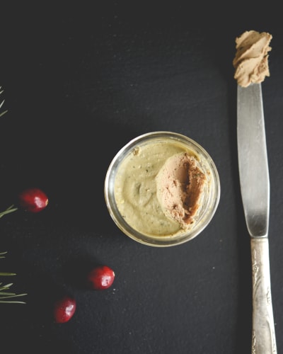 Côté Est - Spread and a butter knife