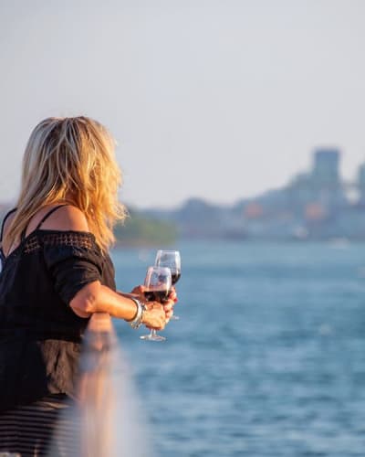 Montreal-Tadoussac Cruise Package
