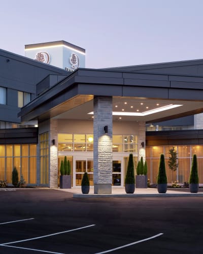 DoubleTree by Hilton Aéroport de Montréal - Extérieur de l'hôtel