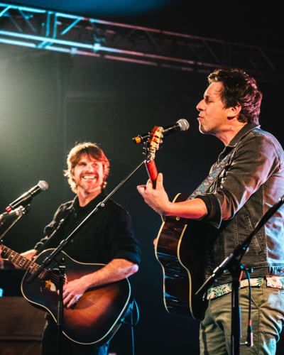 Vallières and Michaud at Festival des Guitares du Monde en Abitibi-Témiscamingue.