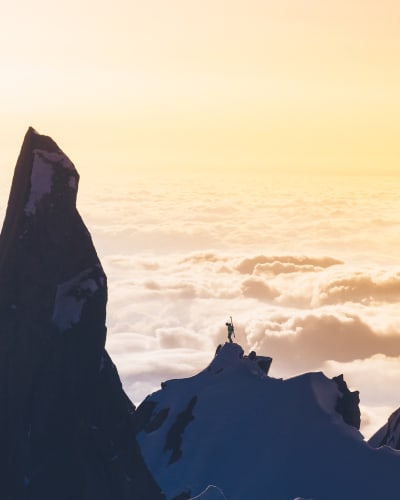 Person on a mountain - Festival Montagne en Scène.