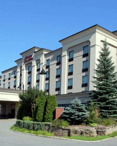 Hampton Inn & Suites by Hilton Laval - Hotel exterior