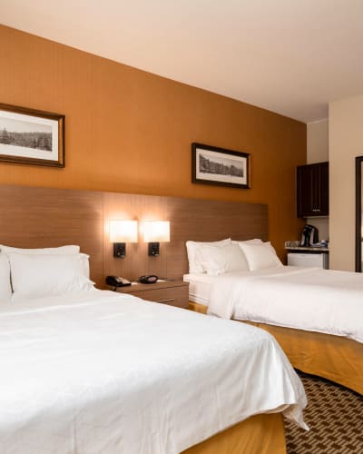 Holiday Inn Express & Suites Tremblant - Room with two beds