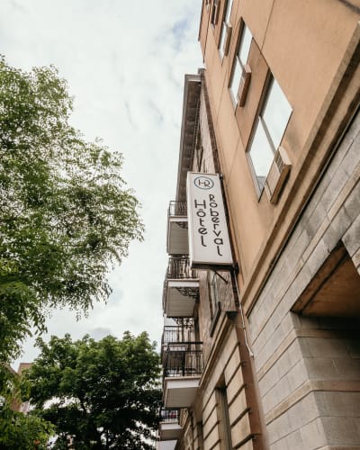 Hôtel Le Roberval - Hotel sign
