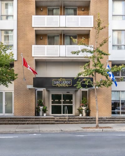 Hôtel Saint-Laurent Montréal - Front of the hotel