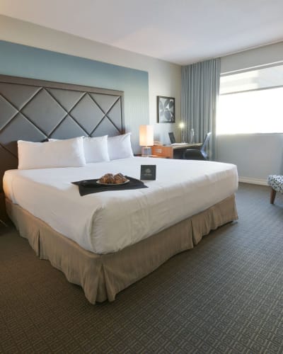 Hôtel Universel Montréal - Superior Room with one King bed