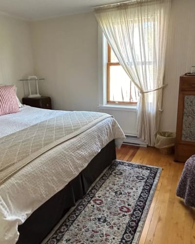 La Luciole - A bedroom