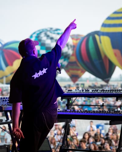 Artist at the International Balloon Festival of Saint-Jean-sur-Richelieu.