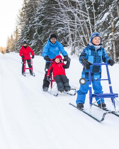 Famille au Parc national d’Aiguebelle, en hiver.