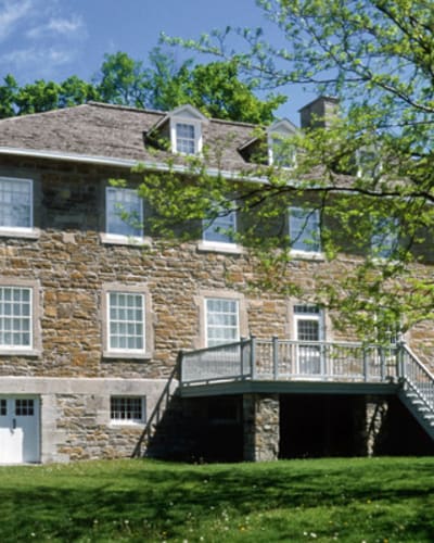 lieu_historique_national_du_canada_de_la_caserne_de_carillon_1