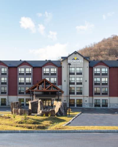 microtel_inn__suites_mont_tremblant_1