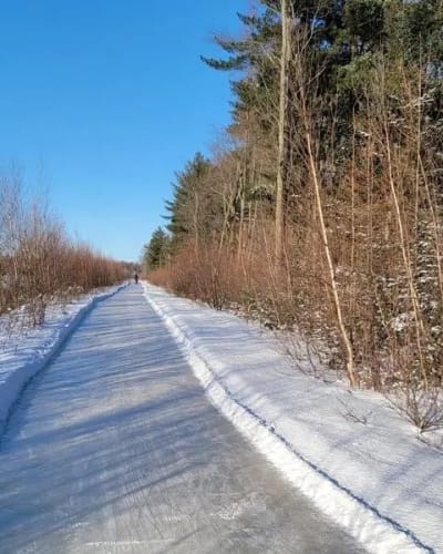 sentier_de_patinage_en_foret_de_lerable_rouge_1