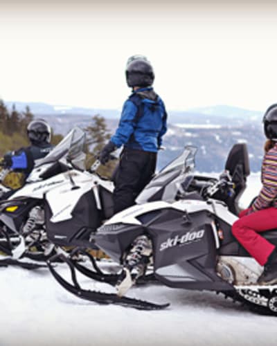 Expedition & snowmobile rental at the Saguenay Fjord