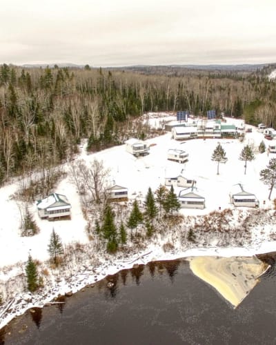 Pourvoirie du Lac Georges Outfitter in winter.