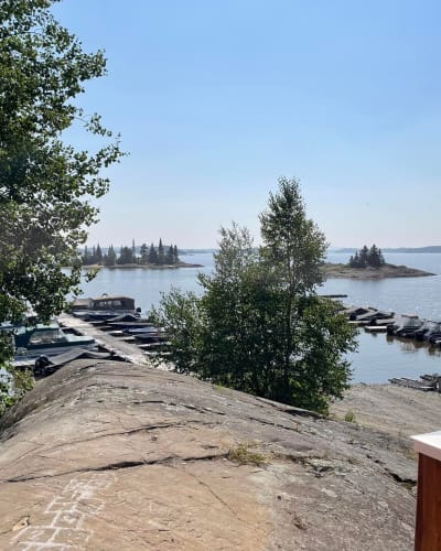 Pourvoirie Fern - Dock with boats
