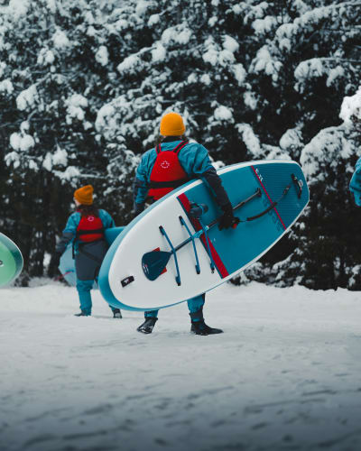 Winter paddleboard at SUP des glaces - Échappée Bleue.