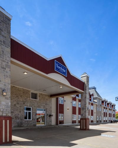 Travelodge by Wyndham Roberval - Hotel exterior
