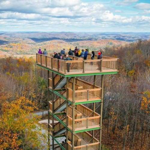 Hike to the rhythm of the colors