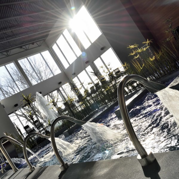 Noah Spa Venise-en-Québec - indoor pool