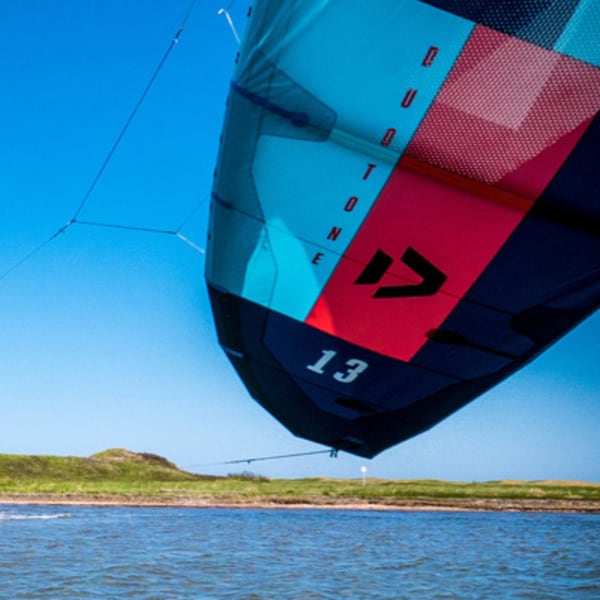 anhooked_kite_1