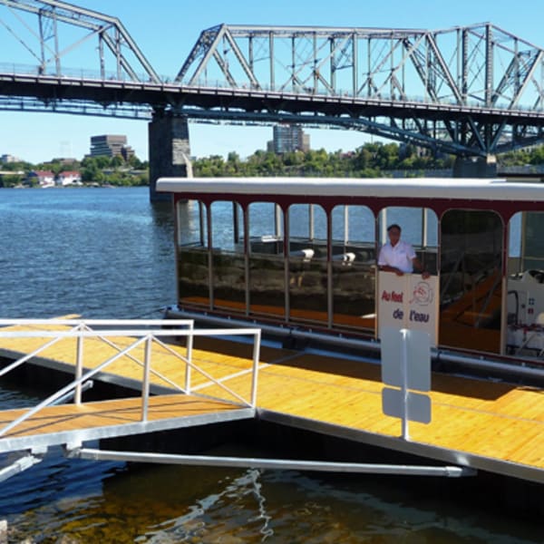 au_feel_de_leau_aqua_taxi_1